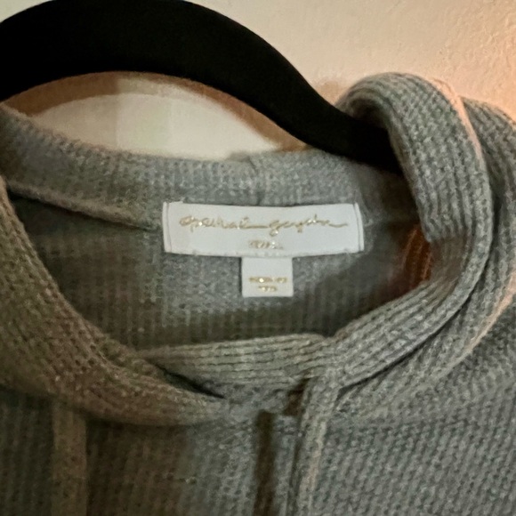 Spiritual Gangster Sweatshirts and Split Top - Picture 4 of 12